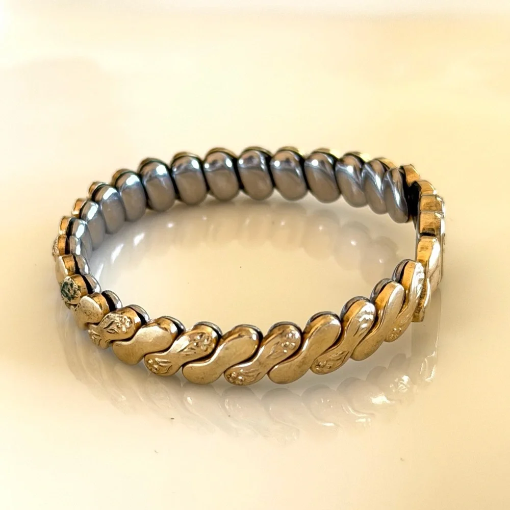 WWII Sweetheart Gold Filled Expansion Bracelet – Foster 12K GF, Petite Fit 4-5” - Picture 3 of 16